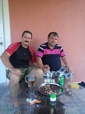 Ердинч и Наим, юли 2016 г. Снимките са от фейсбук профила на Ердинч Исмаил