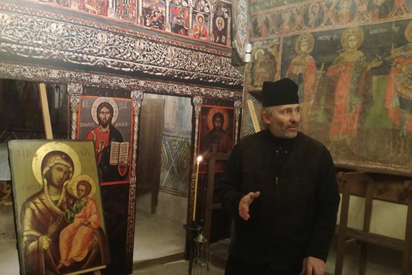 Отец Киприян отслужи празничното богосложение за храмовия празник