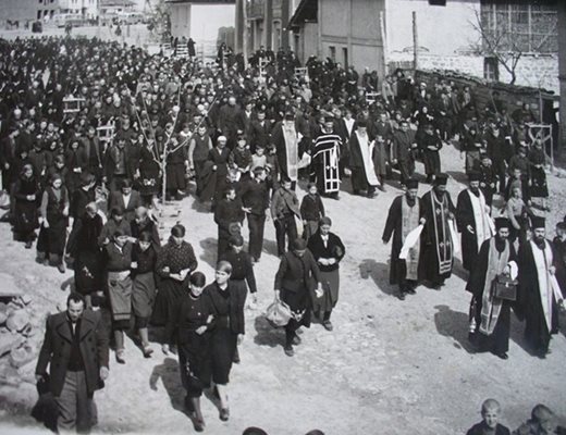 
На погребението на Колов през март 1940 г. имало 9 свещеници и почетна рота от войници