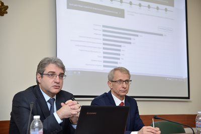 Акад. Николай Денков и Георги Стойчев представят новото издание на рейтинга.