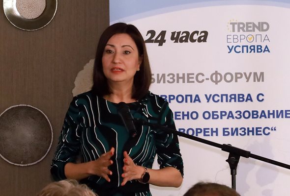 Българският еврокомисар Илиана Иванова бе специален гост на форума, организиран от “24 часа”.