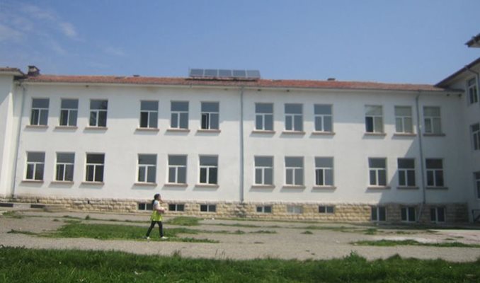 Училището в с. Тодор Икономово