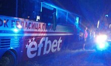 Автобус катастрофира на магистралата до Пазарджик, водачът почина, но спаси пътниците-спортисти