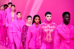 Есен 2022 е розова (модна галерия)