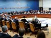 ЕС и НАТО обсъждат овладяването на нелегалния трафик през Средиземно море

