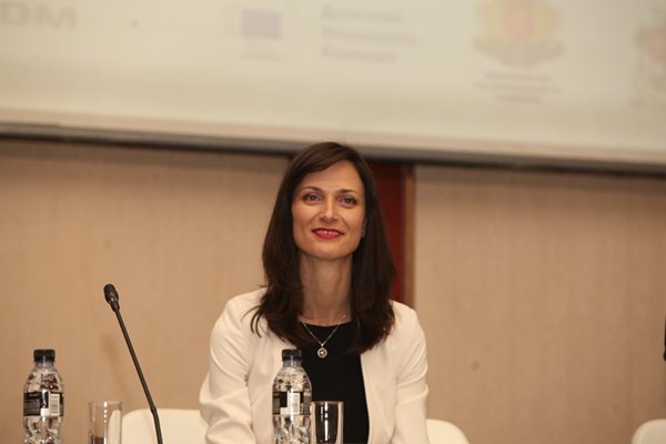 Еврокомисарят по цифрова икономика и общество Мария Габриел