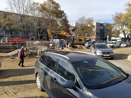 Кръстовището на бул. "Хаджи Димитър" и ул. "Царевец" предстои да бъде разкопано за полагане на голямата тръба от колектора.