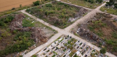 Ще отнемат изоставени гробове - няма свободни парцели край варненското село Тополи