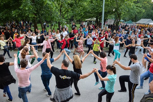 Фестивалът на баницата в Марково ще бъде съпроводен с много танци.
