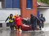 Тежко наводнение в Италия, след като река излезе от коритото си (Видео)
