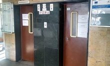 Претоварен асансьор пропадна в болница във Варна, жена е пострадала