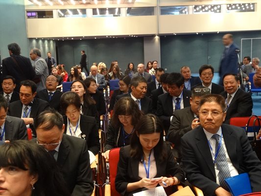 Делегатите  на третата работна среща на Асоциацията на областните управители на Китай в Пловдив.