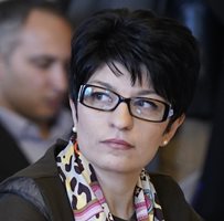 Десислава Атанасова от ГЕРБ е сред вносителите на законопроекта на управляващата коалиция.