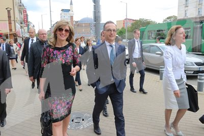 Външните министри на България и Германия се разхождат по улиците на София СНИМКИ: Румяна Тонева