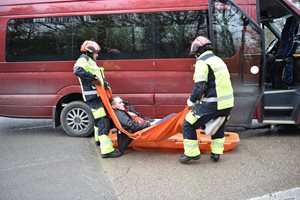 Направиха възстановка на катастрофа между цистерна с гориво и пътнически микробус край Варна (Снимки)
