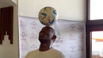 Кубинец изпрати футболна топка във въздуха 12 237 пъти за един час (Видео)
