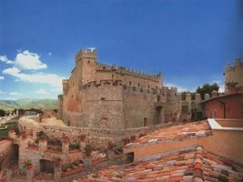Приказни замъци опасват Рим