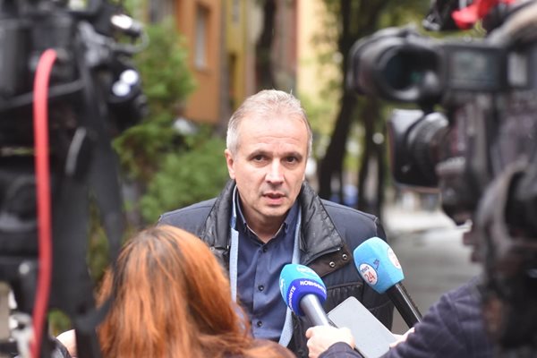 Шефът на столичното 1 РУ комисар Ивайло Величков обяви случая за инцидент на битова основа. Снимки ВЕЛИСЛАВ НИКОЛОВ