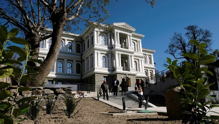 Обновената Градска художествена галерия в Стария Пловдив.