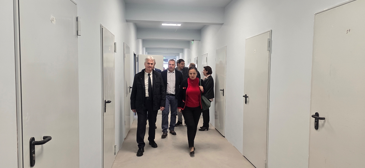 Министър Мария Павлова инспектира ремонтите в новото затворническо общежитие в Пловдив