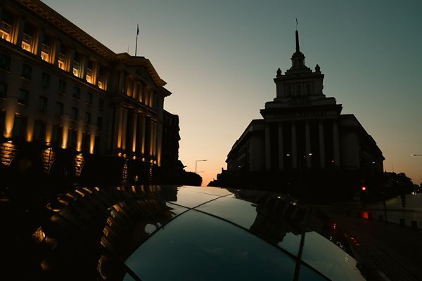 Столичната полиция ще мести протестиращите утре, за да не се засекат