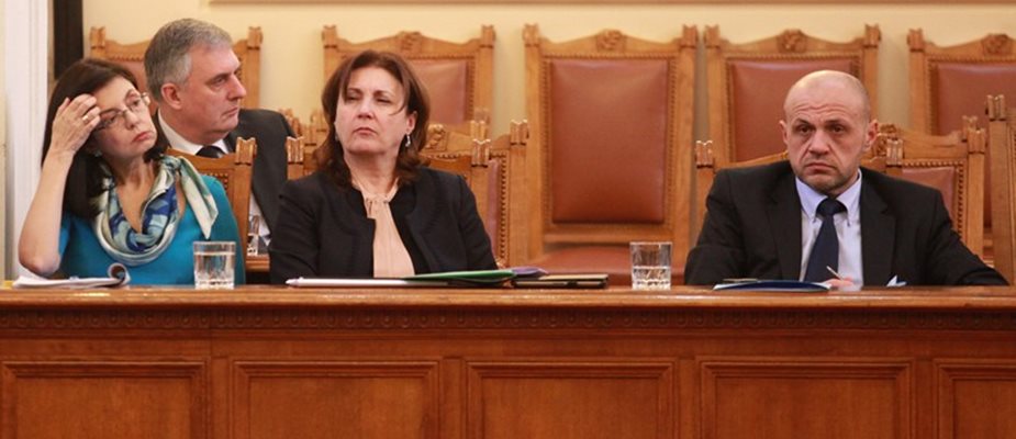 Вицепремиерите Румяна Бъчварова, Меглена Кунева, Ивайло Калфин  и Томислав Дончев ще отчетат 100-те дни на правителството.