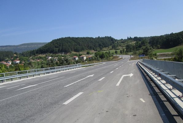 Обходният път на Габрово е част от трансевропейския  коридор    Букурещ - Русе - Димитровград и  Александруполис и е възлова точка при движението в посока Север – Юг.