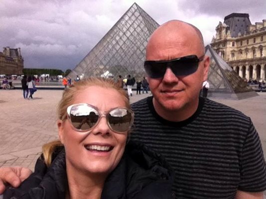 Венета Райкова и съпругът й Тихомир в Париж.