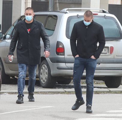 Близнаците Георги и Никола Асенови още не са говорили пред съда.