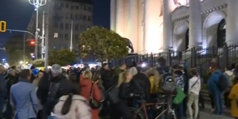 Коментар на седмицата №2: Чудна новина за Брюксел! В София се провежда протест в подкрепа на корупцията