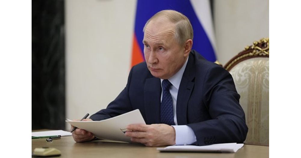 Putin Receives Arrest Warrant from The Hague Court, Moscow Dismisses It as Worthless Toilet Paper (Obzor)