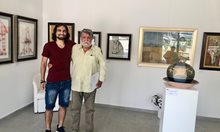 Сиракът Захари намери Вежди Рашидов в галерията му, за да му благодари