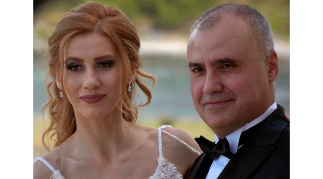 Евгени Димитров-Маестрото и Виктория Готева по време на сватбата си. Те вече са семейство Димитрови.