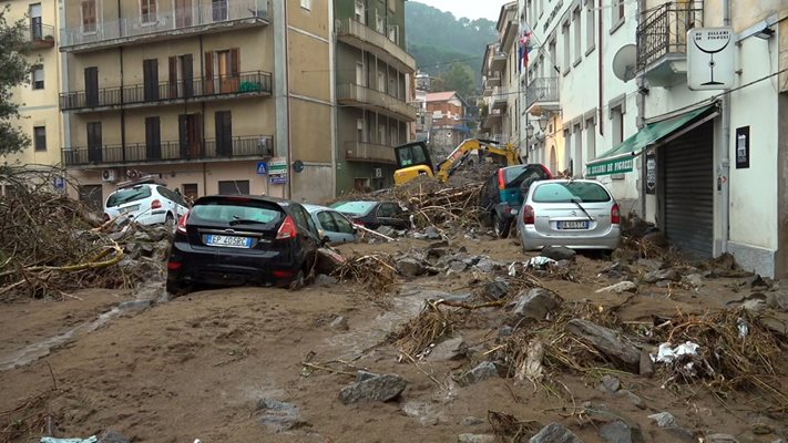 Трима загинаха при тежки наводнения в Сардиния Снимки: РОЙТЕРС