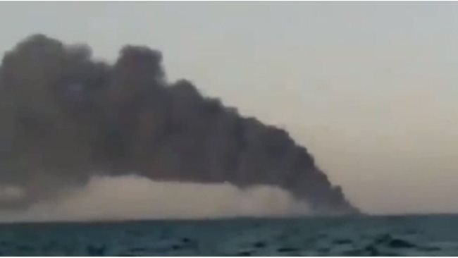 Israeli cargo ship fired in the Indian Ocean (Photo)