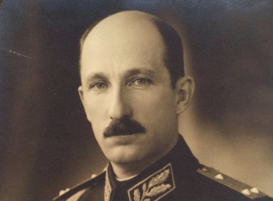 Цар Борис III е спасен от бащата на Вапцаров на фронта по време на Междусъюзническата война. Йонко Вапцаров го изнесъл на гръб, когато до тях избухнала бомба.