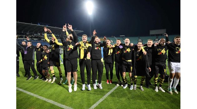 "Ботев" спечели 4-а купа в историята си.

СНИМКИ: ГЕОРГИ КЮРПАНОВ