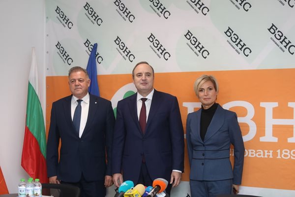 Николай Ненчев като председателят на БЗНС даде подкрепата на партията на проф. Герджиков в предстоящите избори.