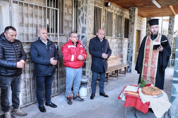 Спешните медици в Банско с нова високопроходима линейка