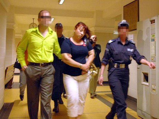 Даниела Малинова бeше задържана и обвинена преди година.
СНИМКИ: ПИЕР ПЕТРОВ И
ДЕСИСЛАВА КУЛЕЛИЕВА
