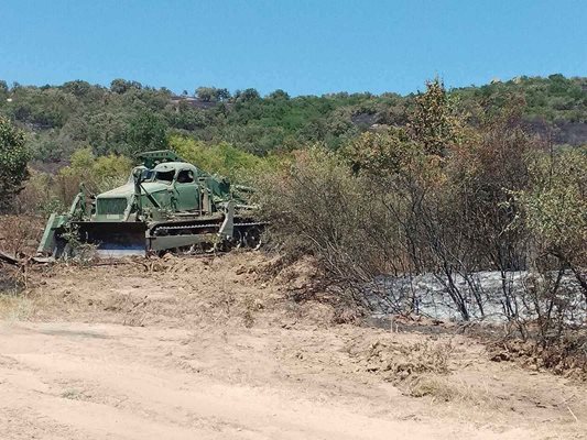 Военни се включиха в гасенето на пожарите у нас Снимка: Пресцентър на министерството на отбраната