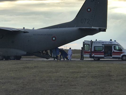 След като няколко часа бяха стабилизирани двете тежко ранени жени бяха качени на военния “Спартан” и откарани за лечение в “Пирогов”.