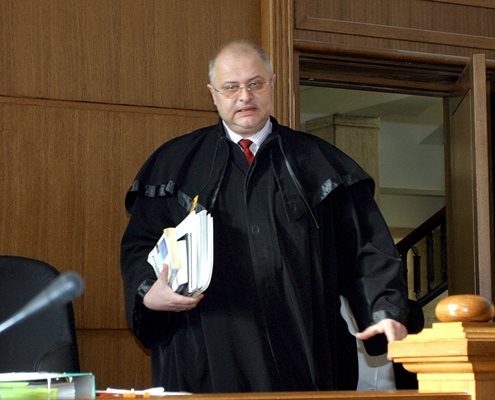 Съдия Мариян Марков бе уволнен от Висшия съдебен съвет през 2017 г. заради стотици забавени дела.