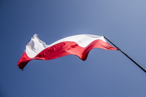 Флагът на Полша снимка pixabay