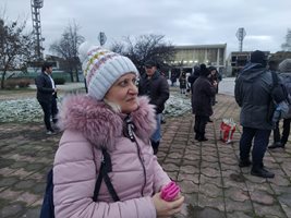 Антоанета Миронова е категорична, че няма да даде нито едно от петте деца в нейното семейство да бъде ваксинирано. Снимки: Авторът