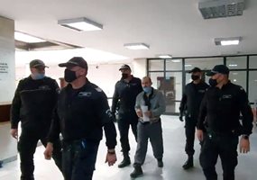 Убиецът на родителите си остава в ареста, реши Окръжният съд в Благоевград