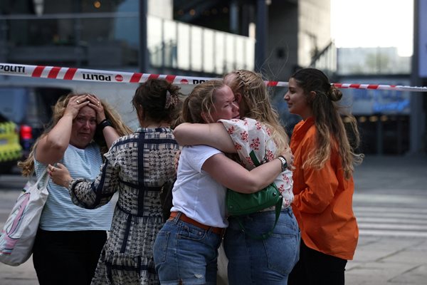 Трима убити и трима в критично състояние след стрелбата в мол в Копенхаген