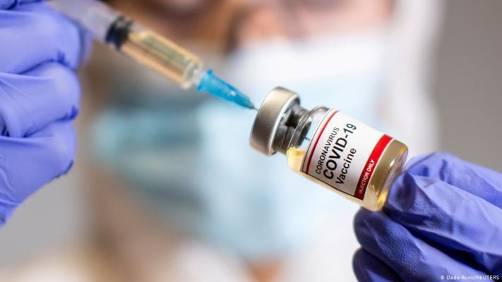 Пълният отказ от ваксини срещу COVID е грешка
