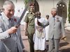 Посрещнаха с гайди принц Чарлз и Камила в Оман (Видео)