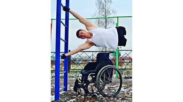 Рустам Набиев тренира въпреки че е без крака.